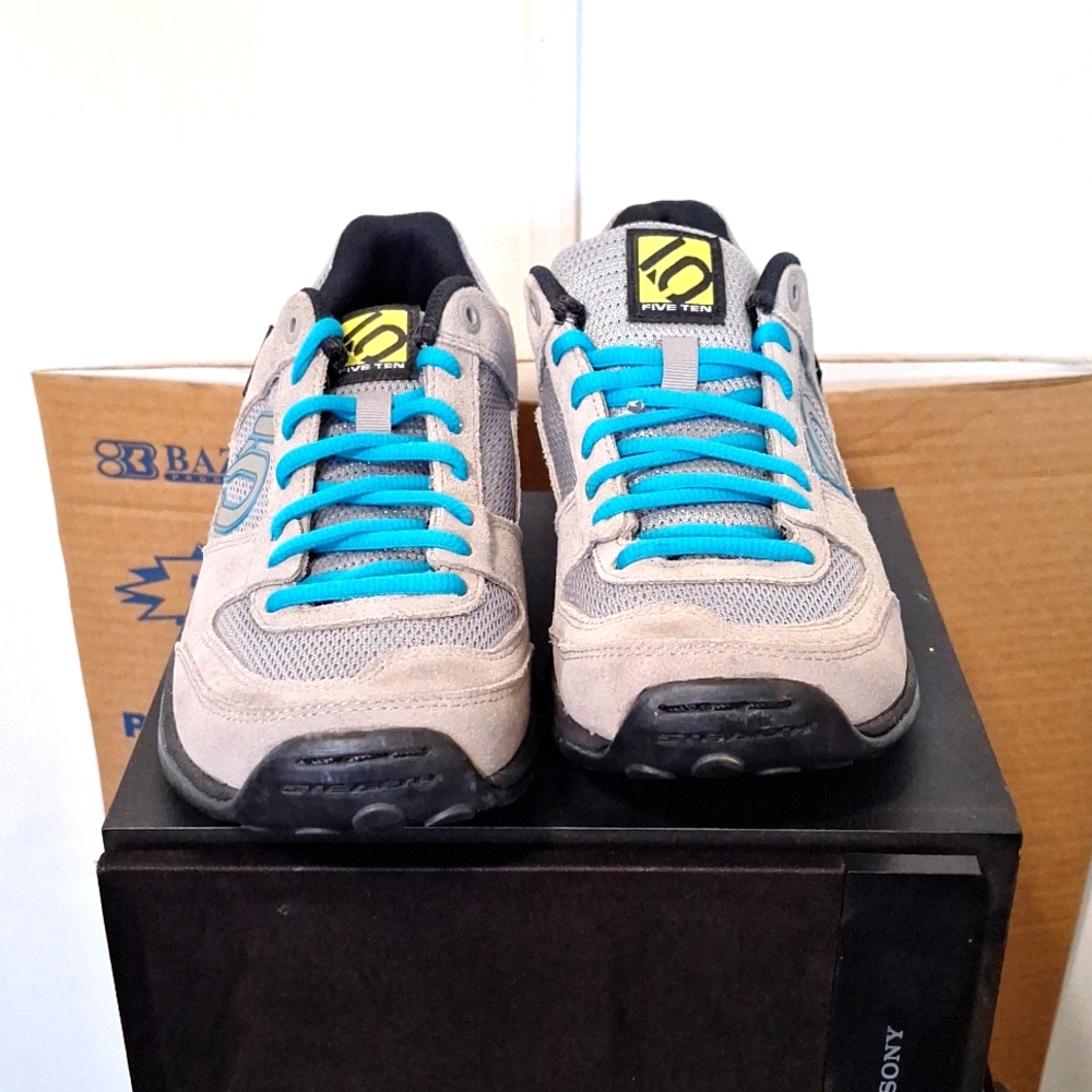 Five Ten 5.10 Aescent shoes size 9 Grey/Black/ Turquoise